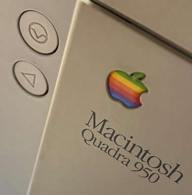 Macintosh Quadra 950 - Logo.jpg