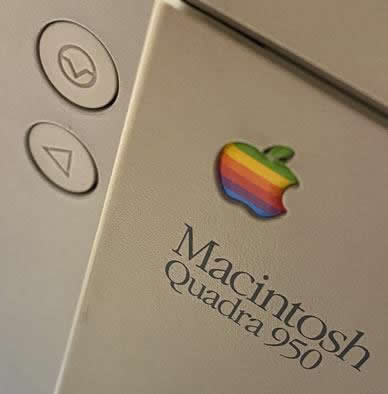 Archivo:Macintosh Quadra 950 - Logo.jpg